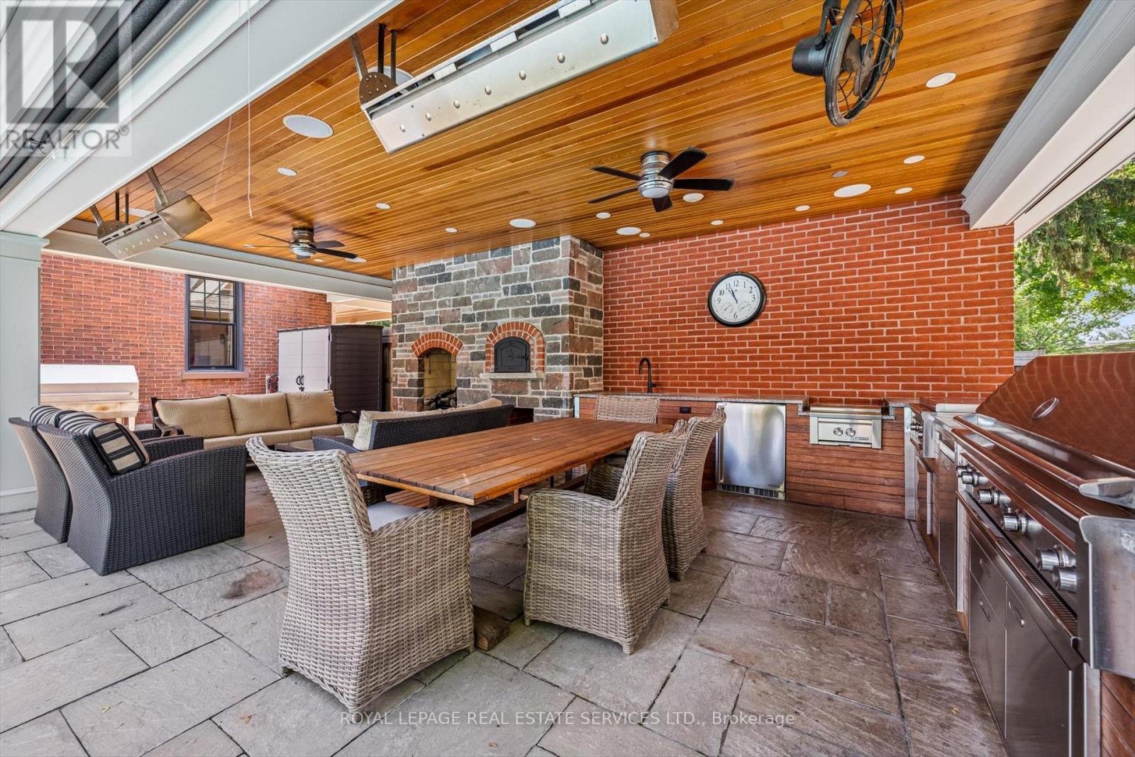 335 Lakeshore Road W, Oakville, Ontario  L6K 1G3 - Photo 47 - W12673206