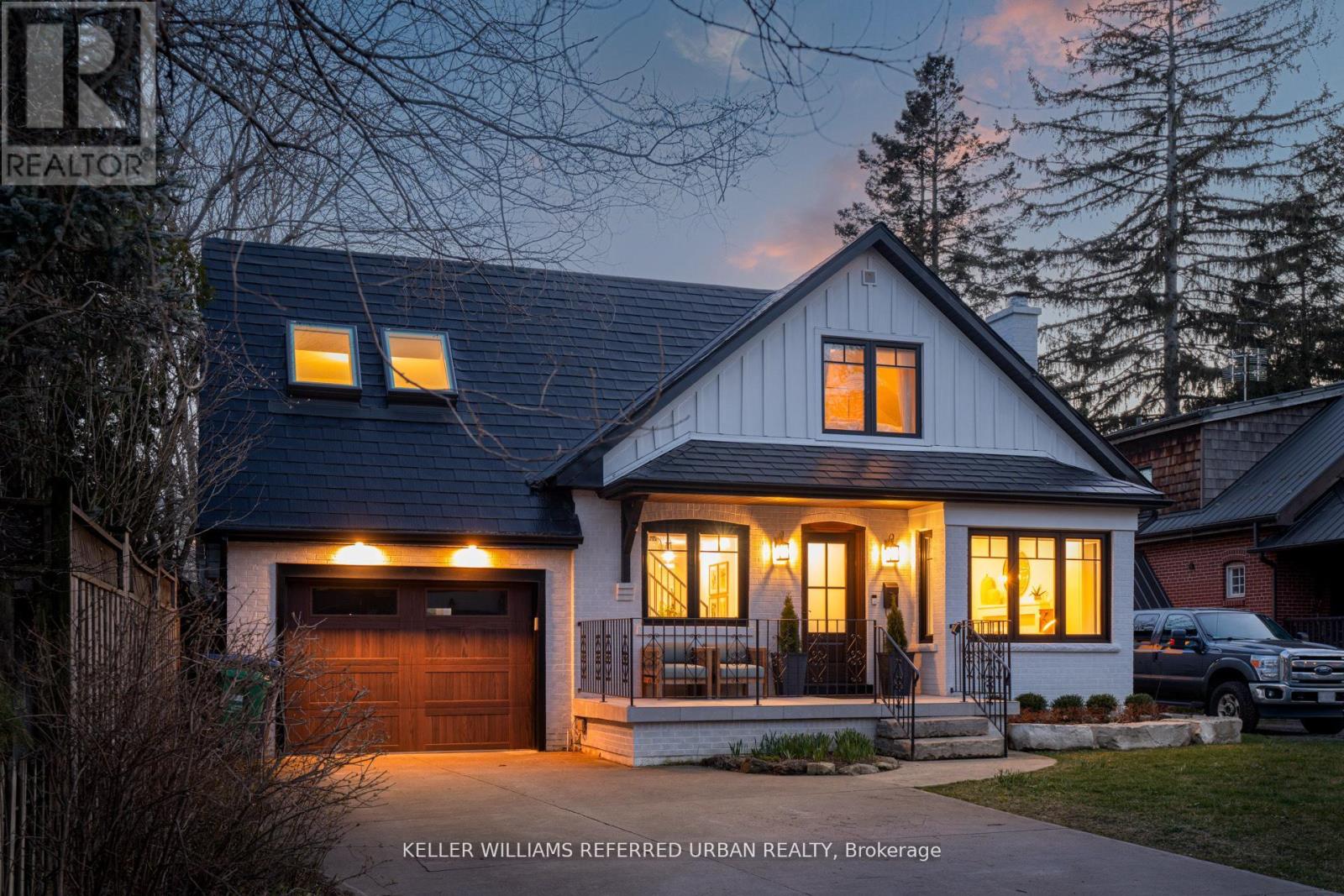 12 Wesley Avenue, Mississauga, Ontario  L5H 2M5 - Photo 2 - W12673208