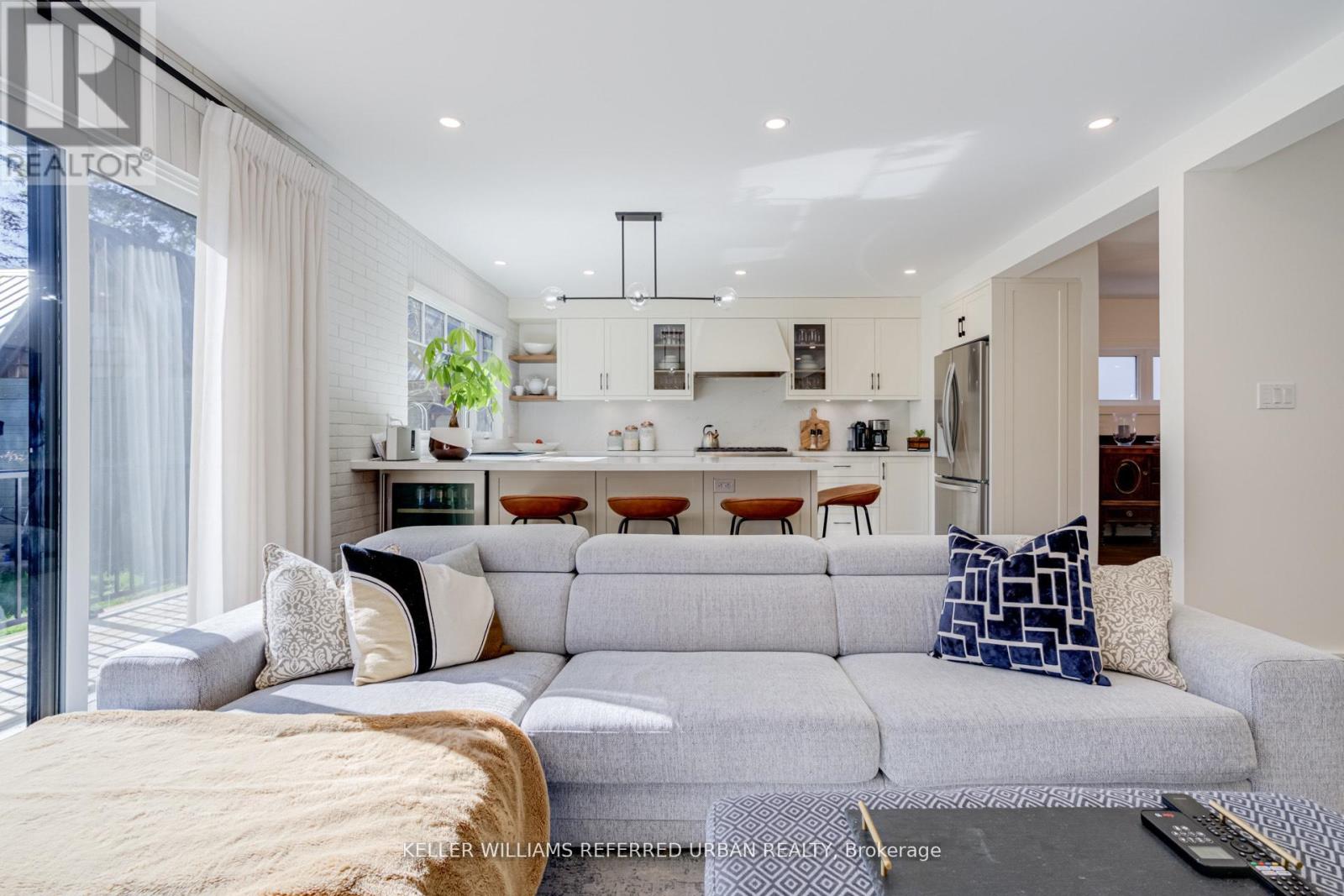 12 Wesley Avenue, Mississauga, Ontario  L5H 2M5 - Photo 23 - W12673208