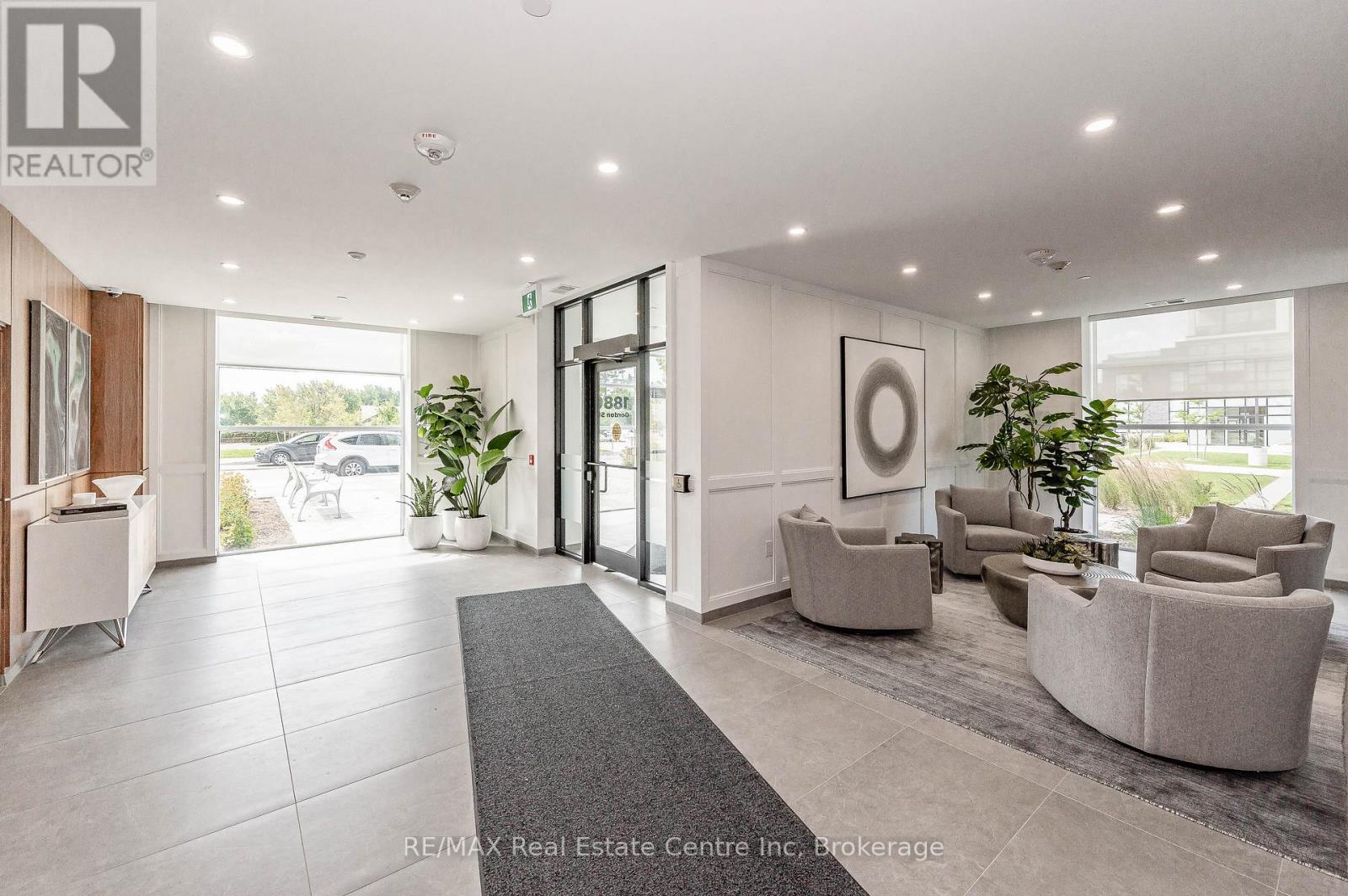 104 - 1880 Gordon Street, Guelph, Ontario  N1L 0P5 - Photo 4 - X12673332