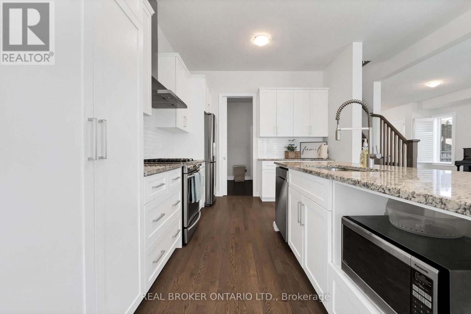 206 Carriage Way S, Waterloo, Ontario  N2K 0C6 - Photo 13 - X12673102