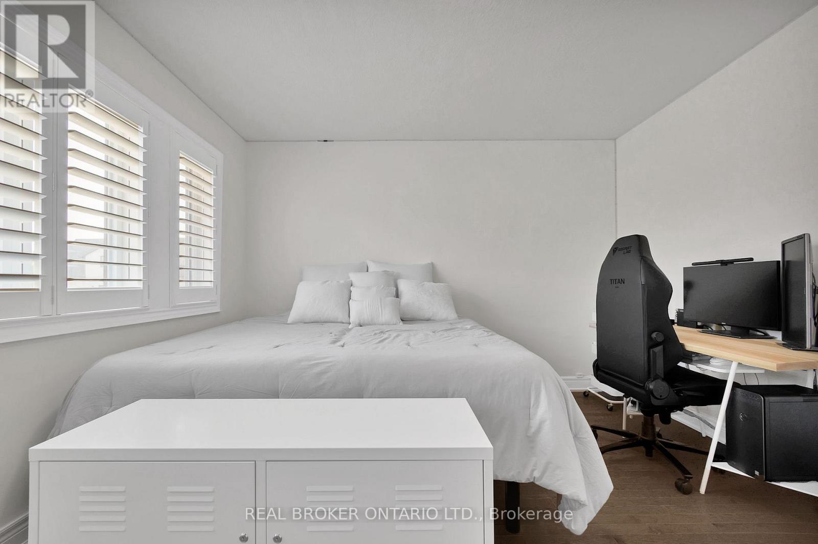 206 Carriage Way S, Waterloo, Ontario  N2K 0C6 - Photo 22 - X12673102