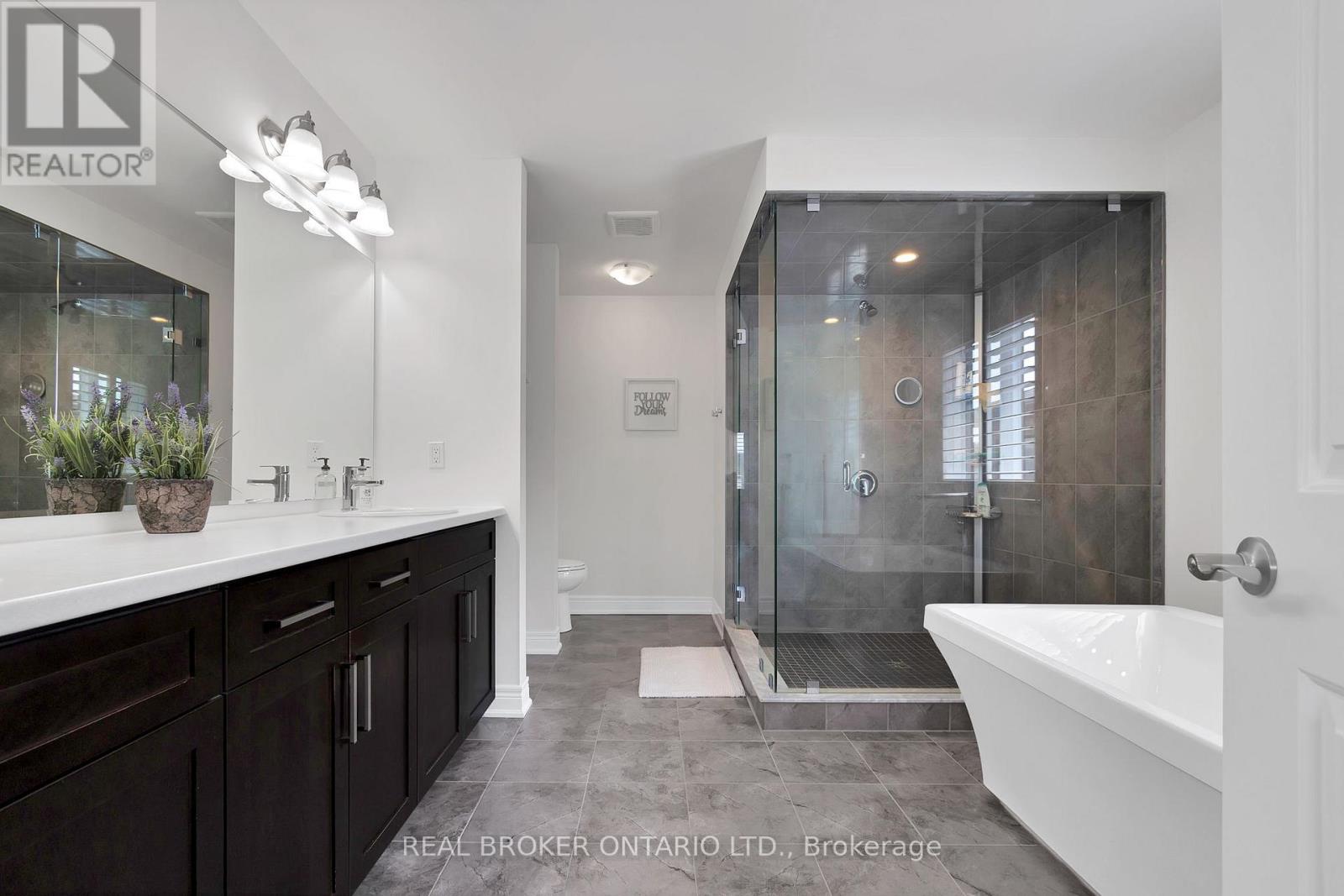 206 Carriage Way S, Waterloo, Ontario  N2K 0C6 - Photo 29 - X12673102