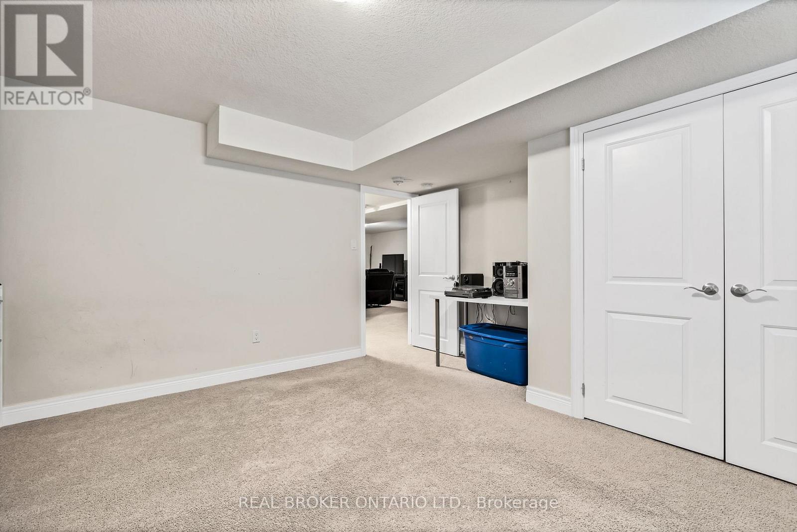 206 Carriage Way S, Waterloo, Ontario  N2K 0C6 - Photo 42 - X12673102