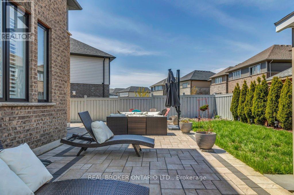 206 Carriage Way S, Waterloo, Ontario  N2K 0C6 - Photo 49 - X12673102