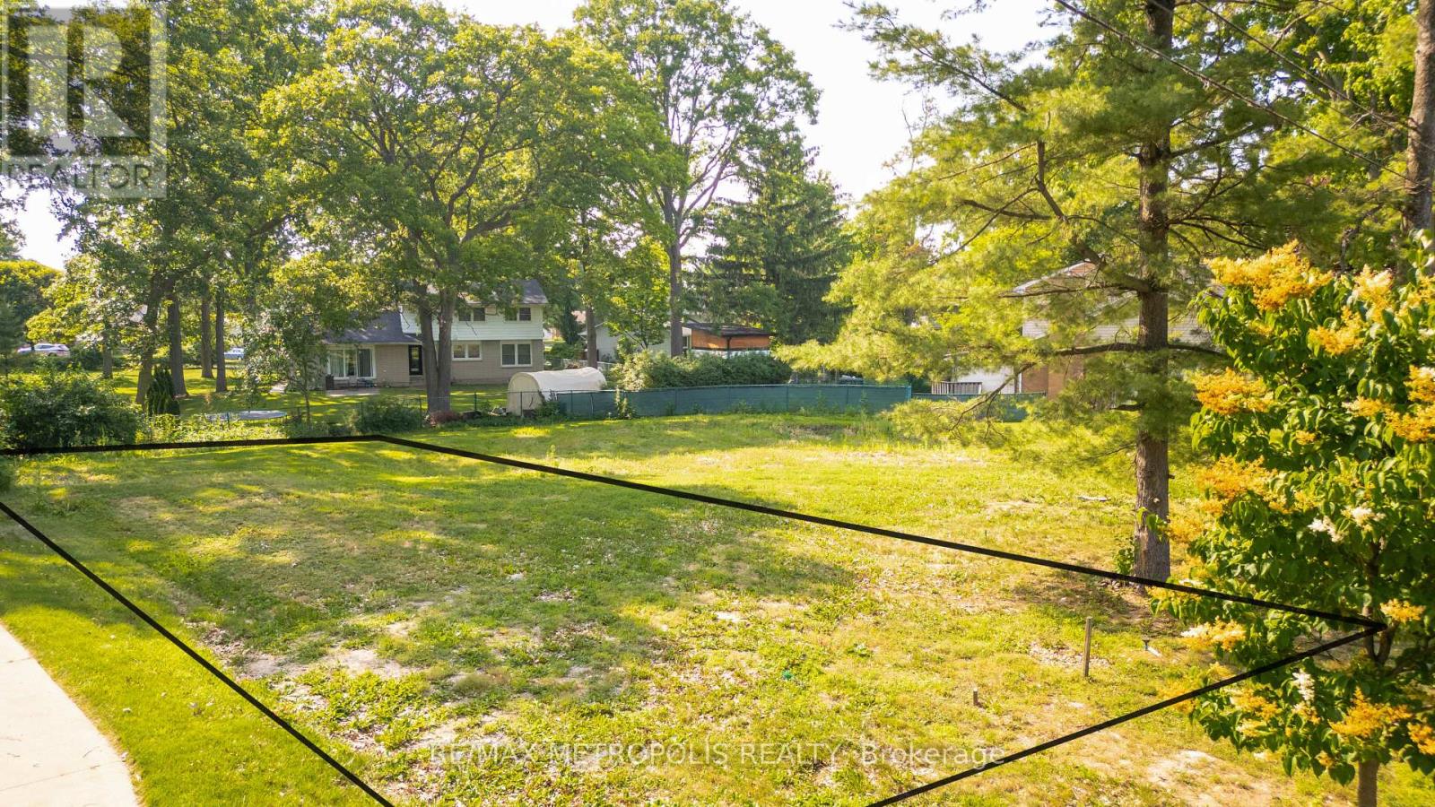 1307-N Ridgewood Drive, Sarnia, Ontario  N7V 3R2 - Photo 12 - X12673146