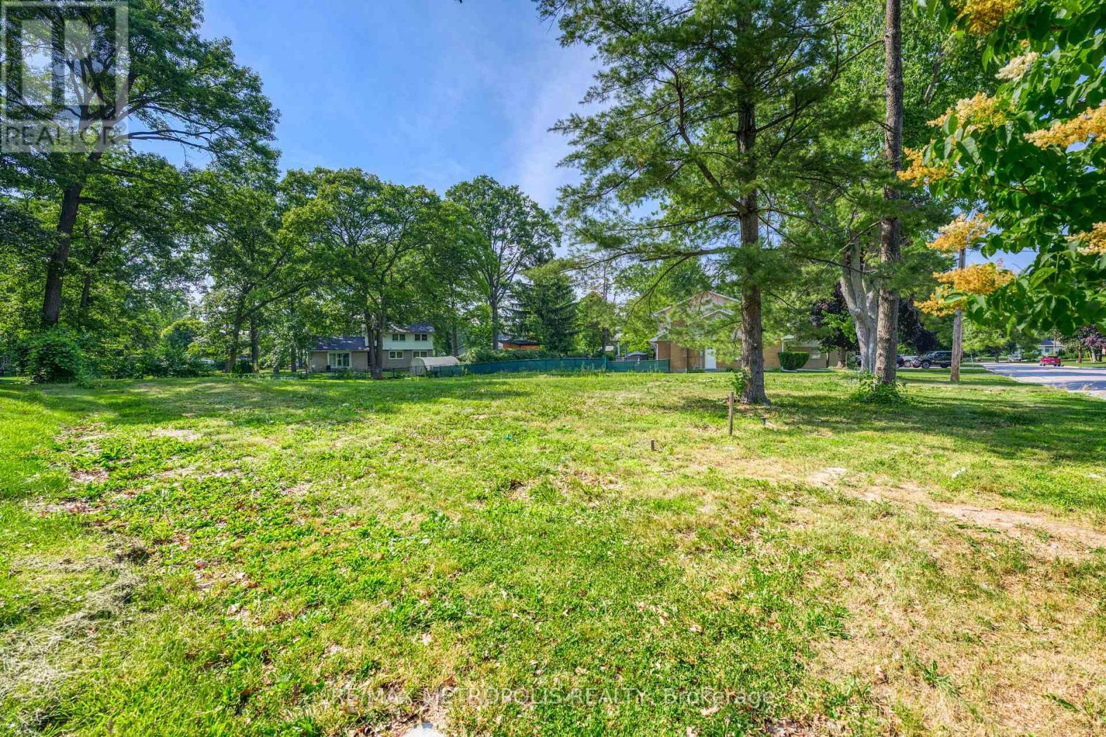 1307-S Ridgewood Drive, Sarnia, Ontario  N7V 3R2 - Photo 2 - X12673186