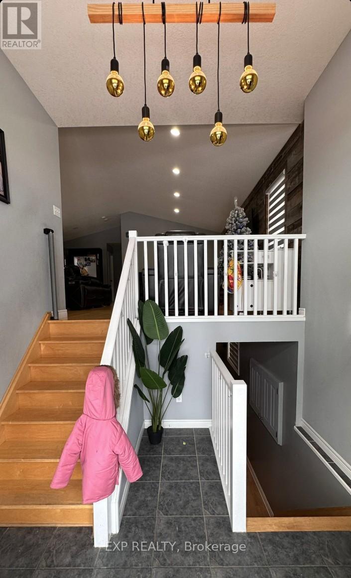 1004 Marigold Street, London North, Ontario  N5X 4N9 - Photo 2 - X12673194