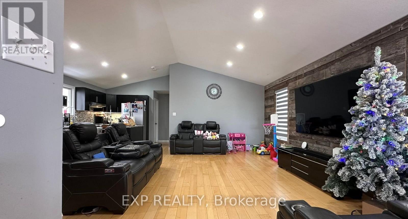 1004 Marigold Street, London North, Ontario  N5X 4N9 - Photo 3 - X12673194