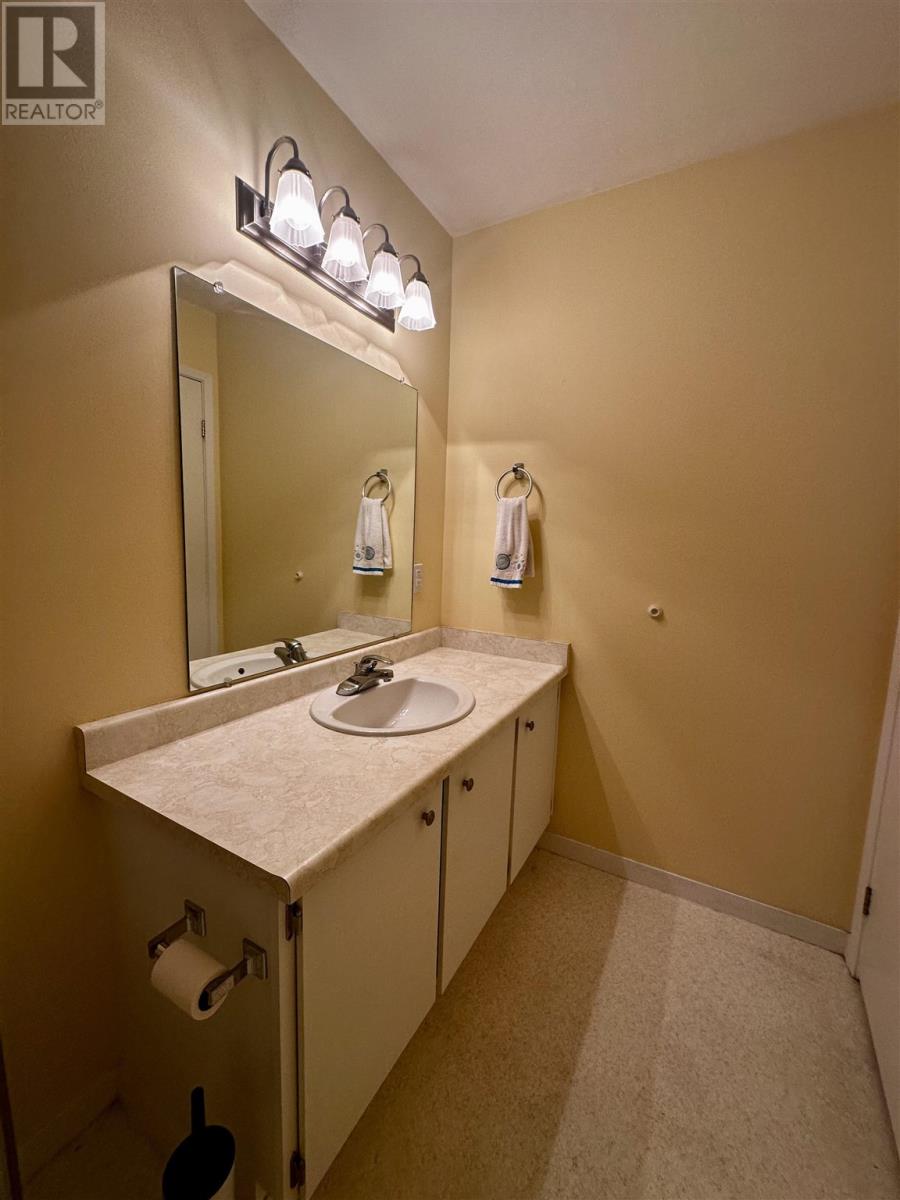 76 Frobel Dr, Elliot Lake, Ontario  P5A 3A2 - Photo 21 - SM253438