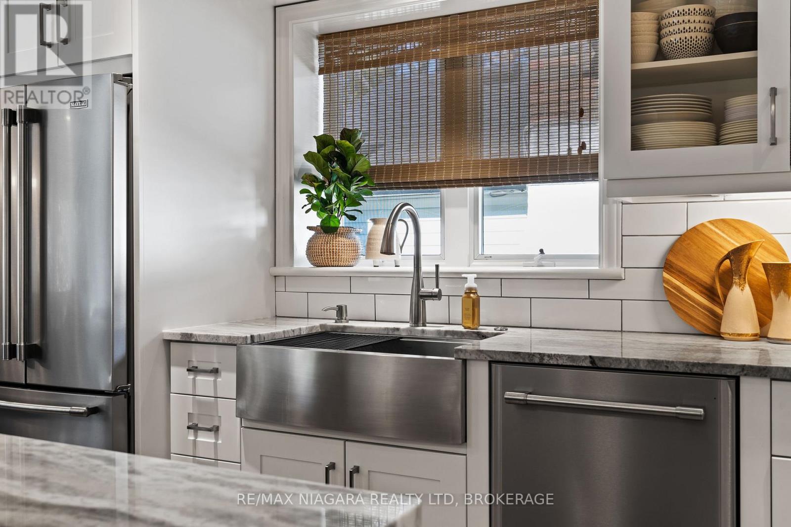 39 Rosemount Avenue, Port Colborne, Ontario  L3K 5P8 - Photo 11 - X12487904