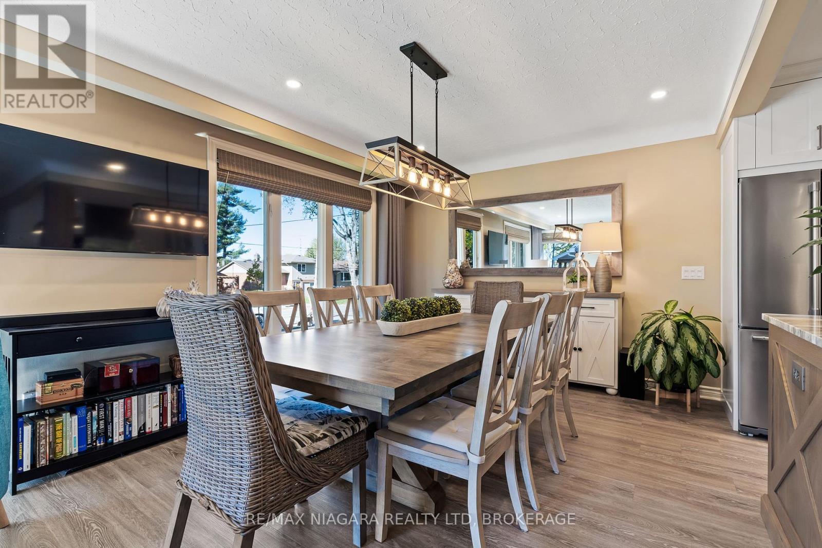 39 Rosemount Avenue, Port Colborne, Ontario  L3K 5P8 - Photo 14 - X12487904