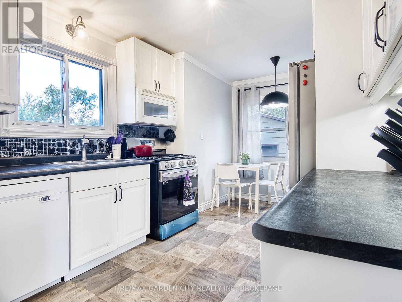 809 Steele Street, Port Colborne, Ontario  L3K 4Z5 - Photo 16 - X12488174