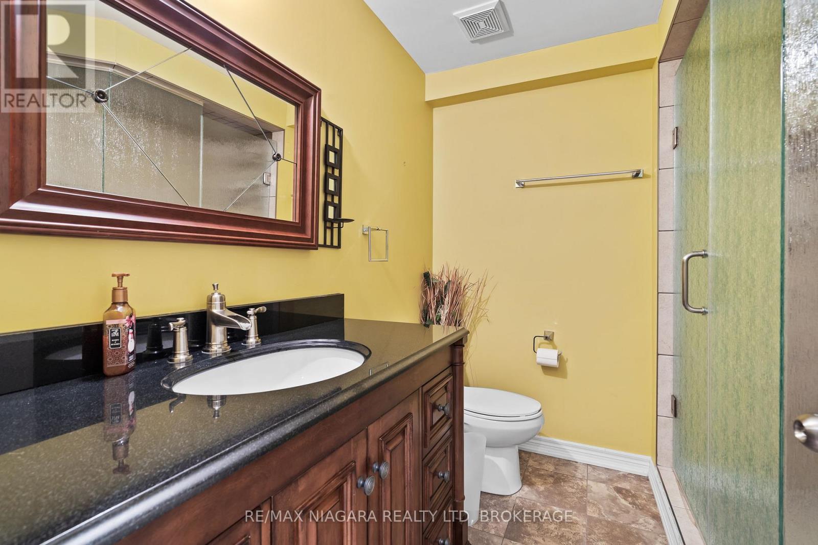 6877 Courtney Crescent, Niagara Falls, Ontario  L2H 0A3 - Photo 24 - X12488550