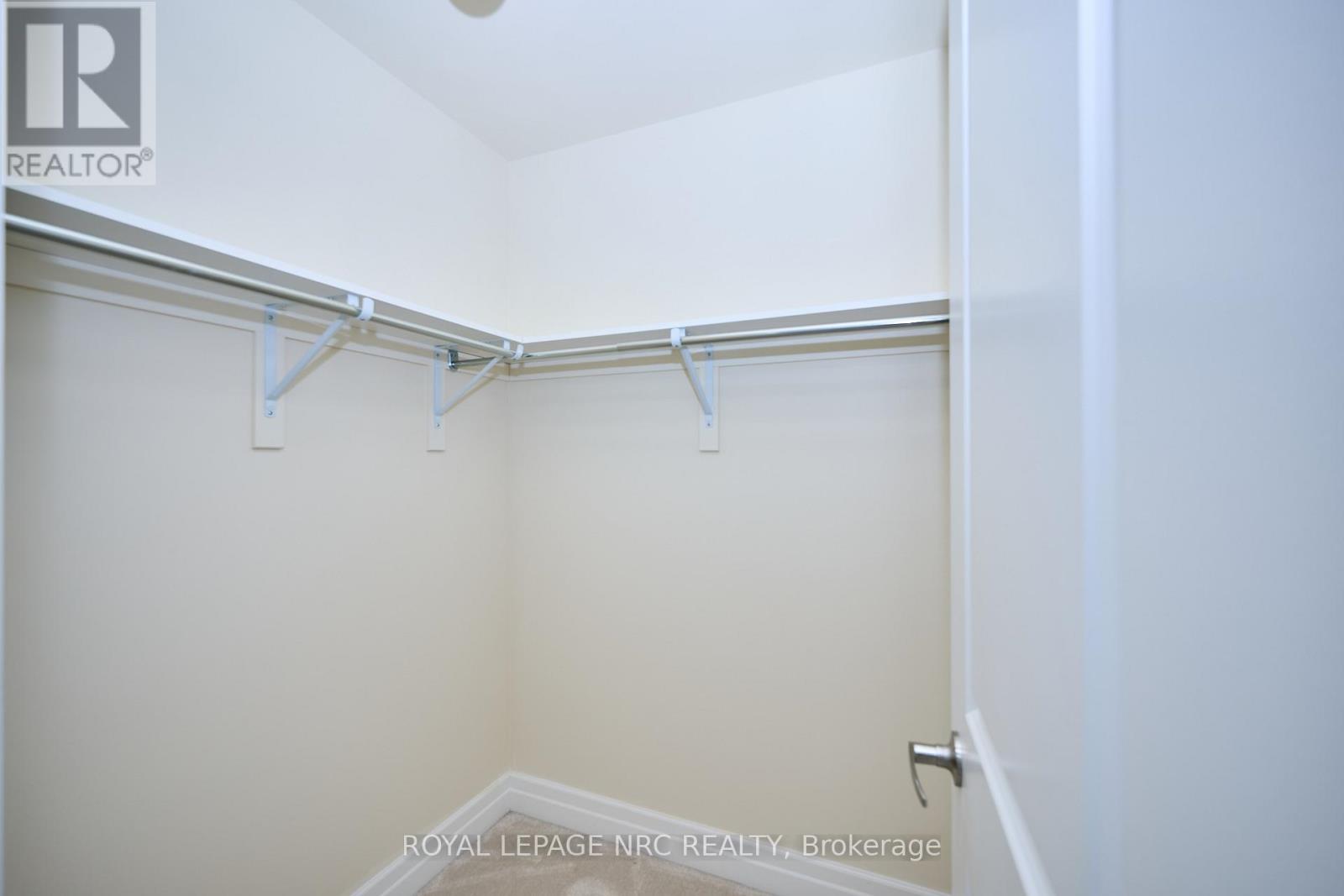 9367 Emerald Avenue, Niagara Falls, Ontario  L2G 0X5 - Photo 21 - X12554180