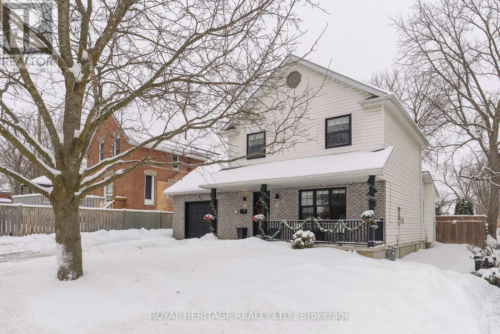 44 REGENT STREET, Kawartha Lakes, Ontario