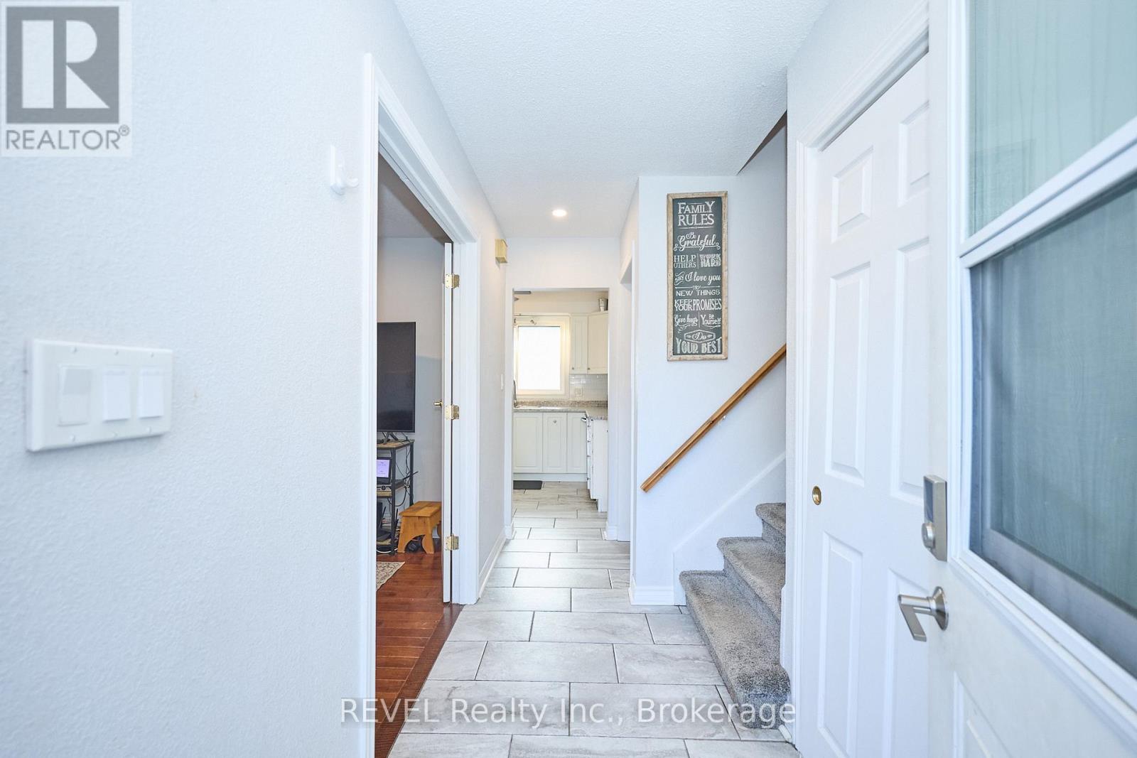 2989 Loyalist Avenue, Niagara Falls, Ontario  L2J 3K8 - Photo 4 - X12553986