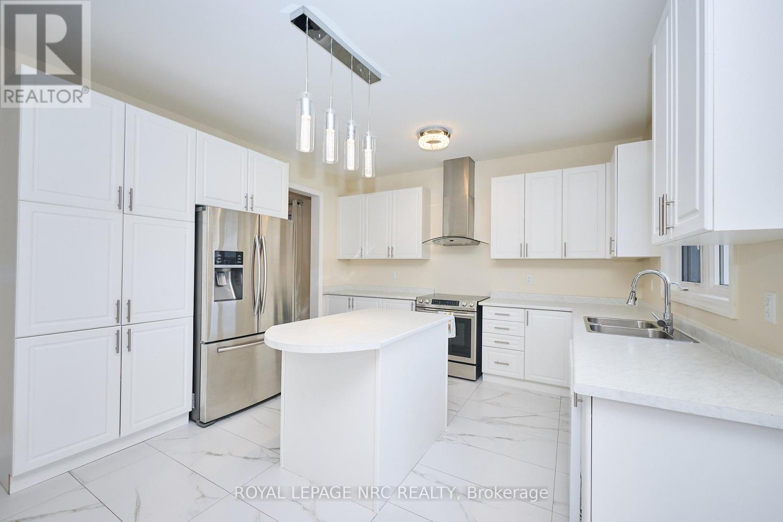 9367 Emerald Avenue, Niagara Falls, Ontario  L2G 0X5 - Photo 11 - X12554180