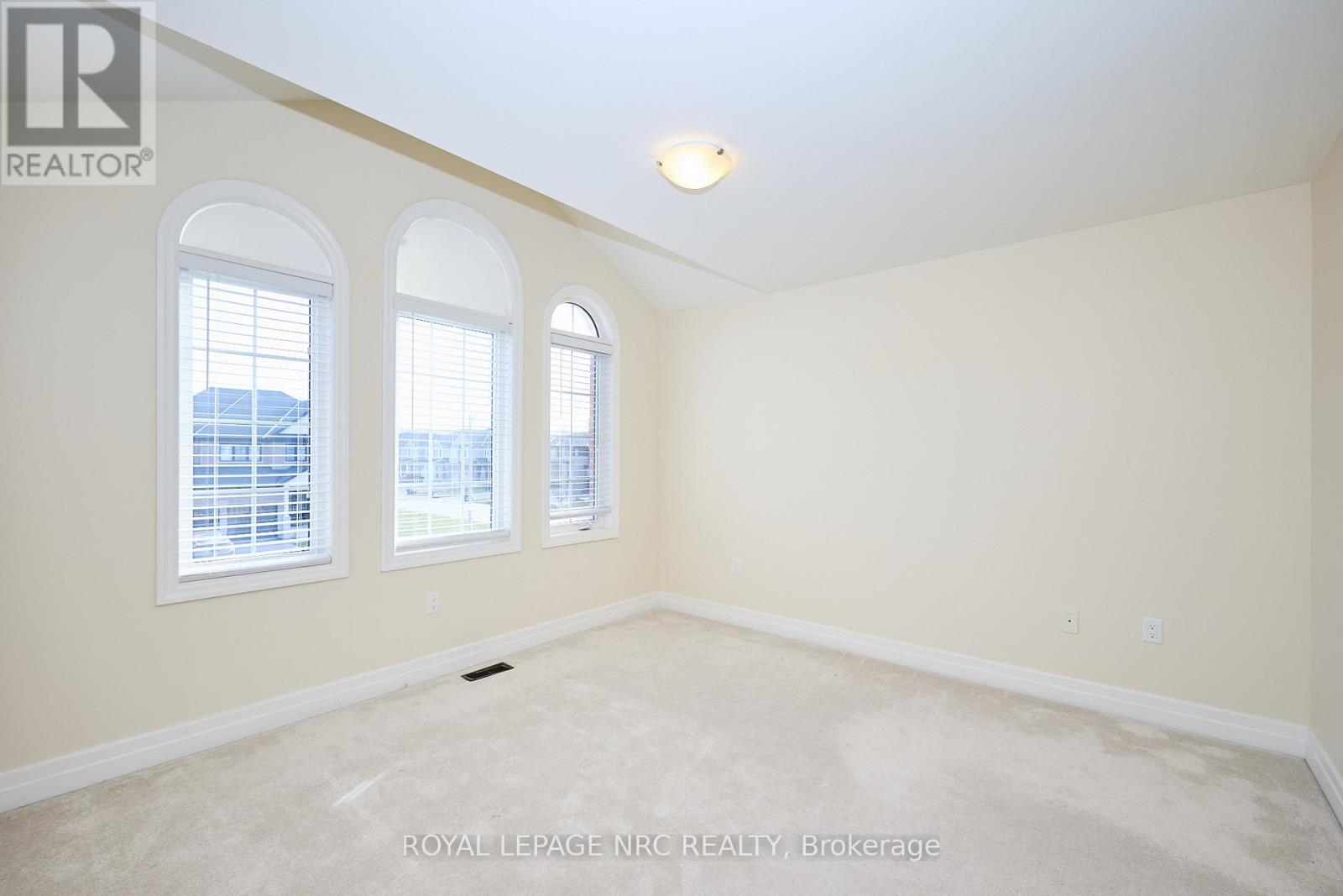 9367 Emerald Avenue, Niagara Falls, Ontario  L2G 0X5 - Photo 39 - X12554180