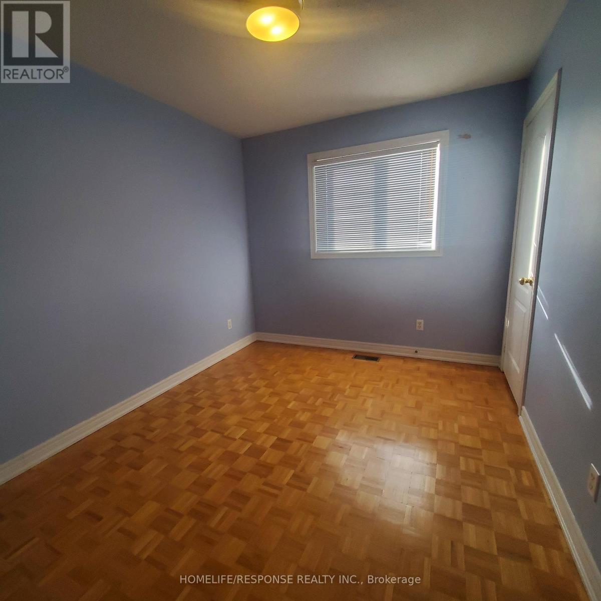 Main And 2nd Floor - 6 Solway Avenue, Vaughan, Ontario  L6A 2W9 - Photo 8 - N12664242