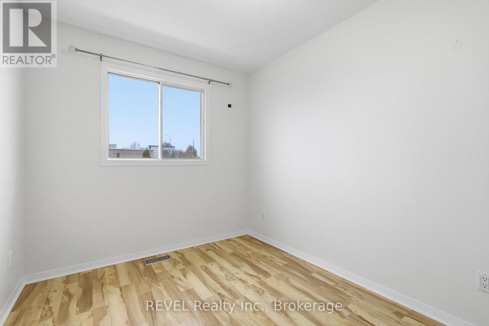 21 - 8136 Coventry Road, Niagara Falls, Ontario  L2H 2X6 - Photo 24 - X12554454