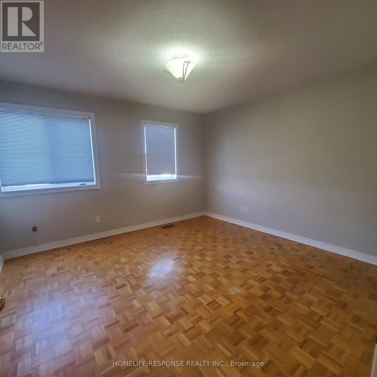 Main And 2nd Floor - 6 Solway Avenue, Vaughan, Ontario  L6A 2W9 - Photo 6 - N12664242