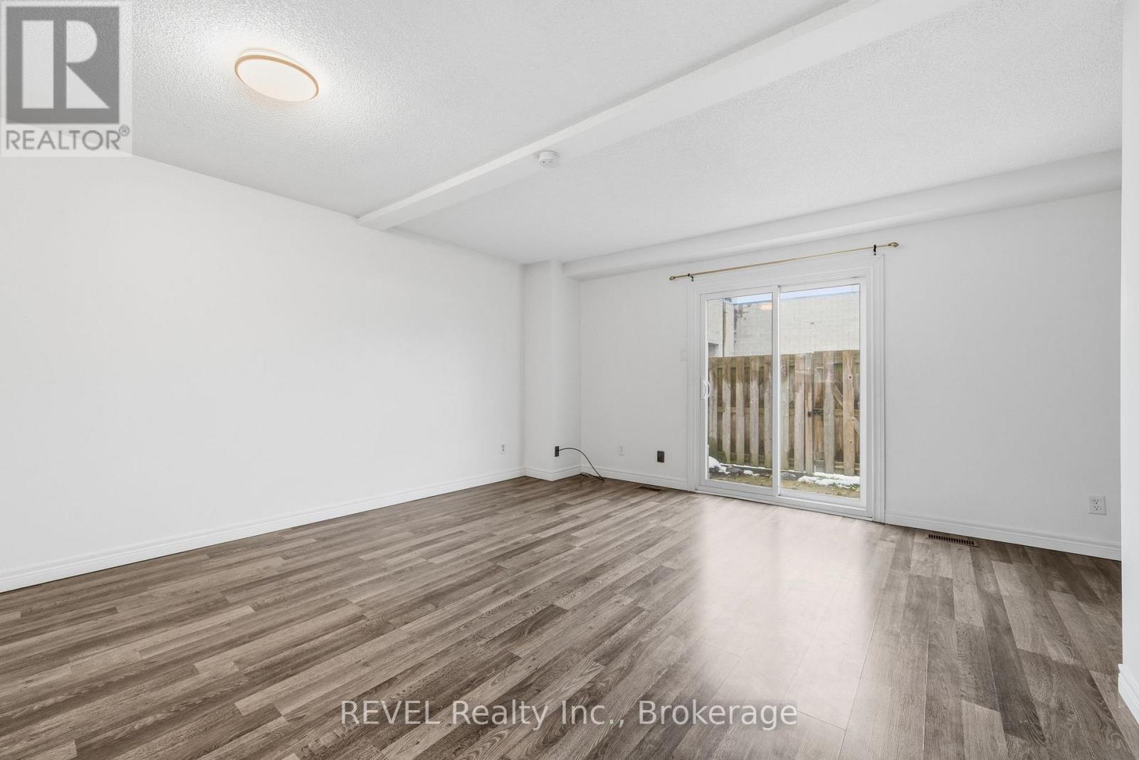 21 - 8136 Coventry Road, Niagara Falls, Ontario  L2H 2X6 - Photo 11 - X12554454