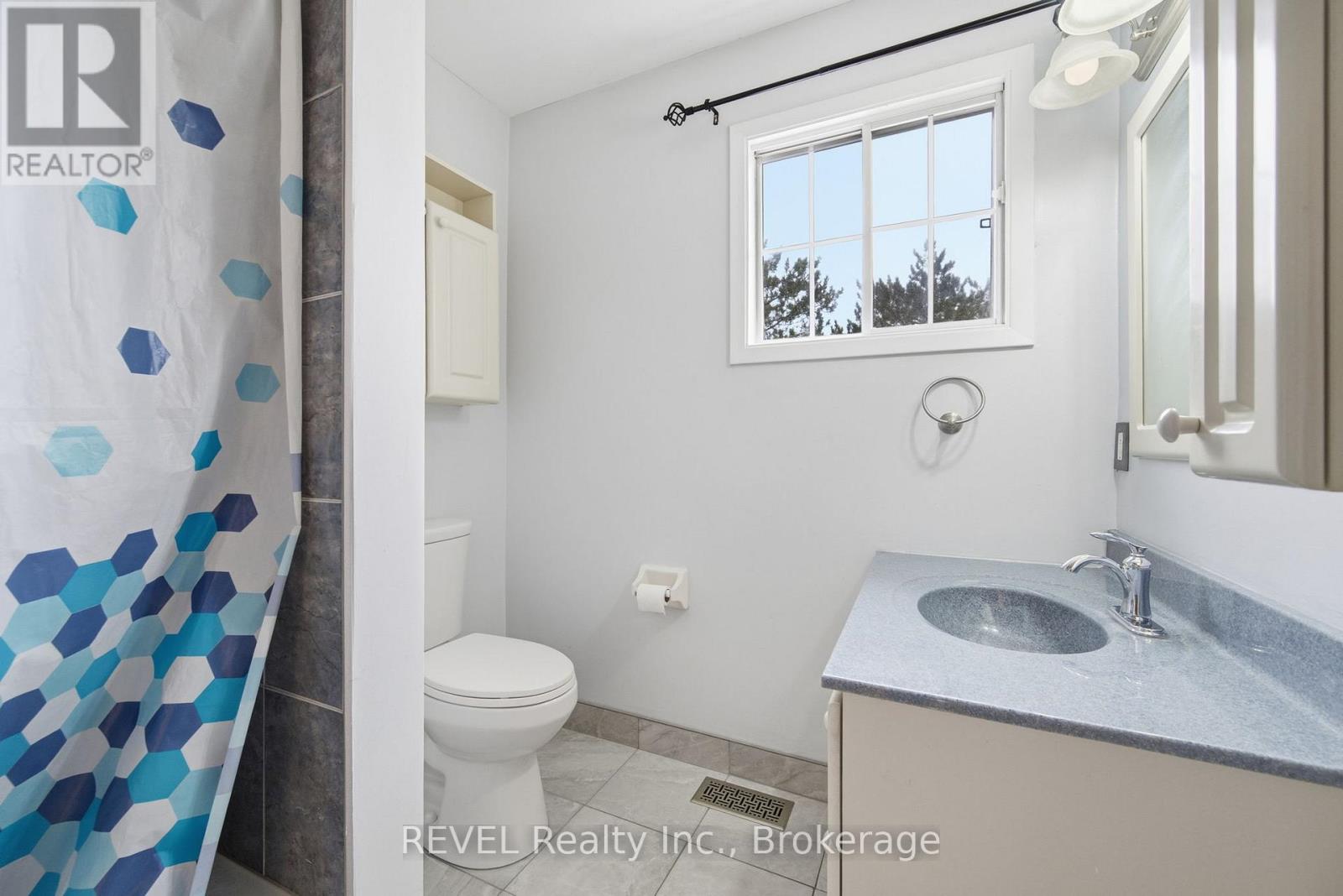 21 - 8136 Coventry Road, Niagara Falls, Ontario  L2H 2X6 - Photo 19 - X12554454