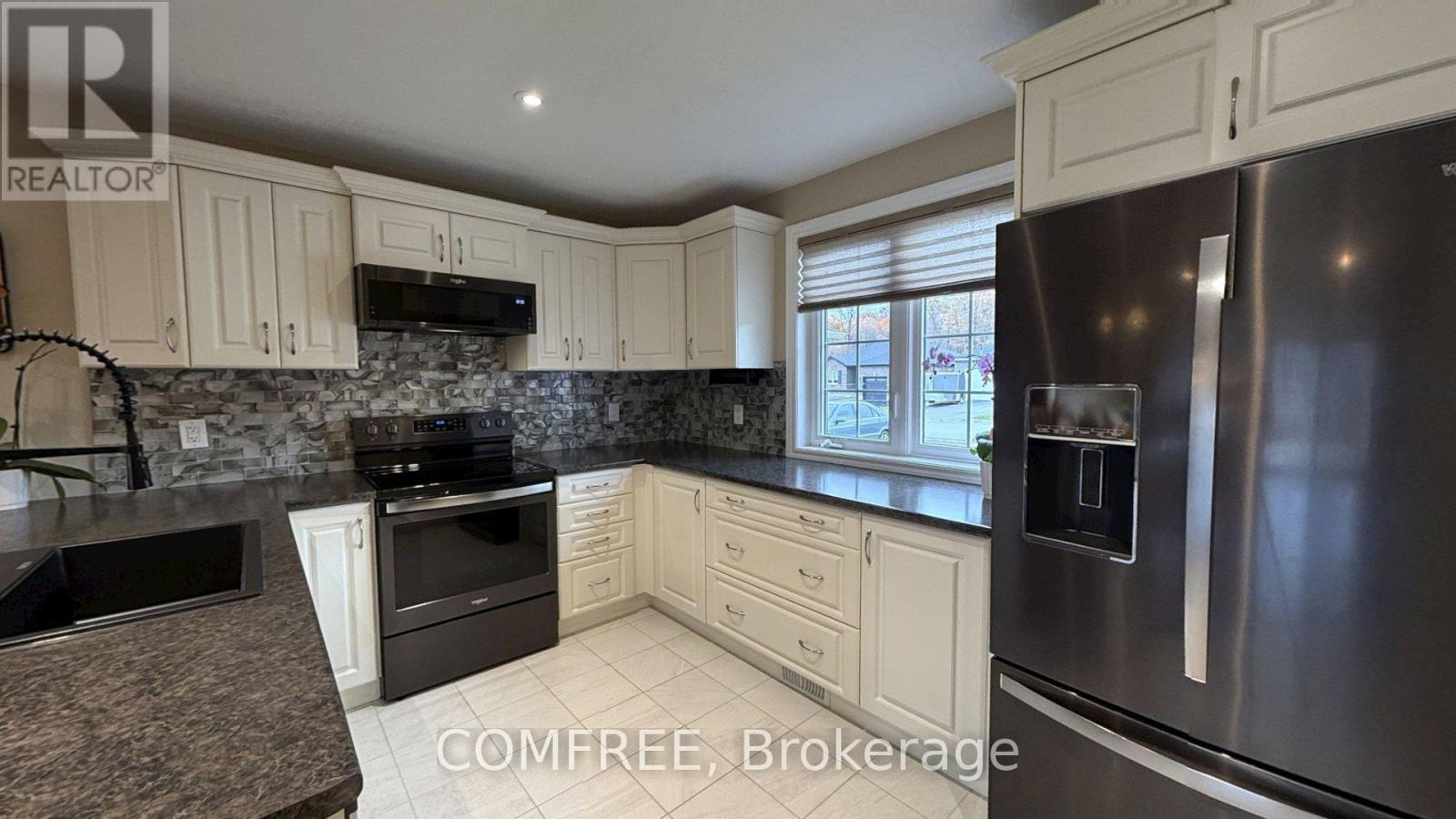 22 Hunter Avenue, Tay (Victoria Harbour), Ontario  L0K 2A0 - Photo 9 - S12554800