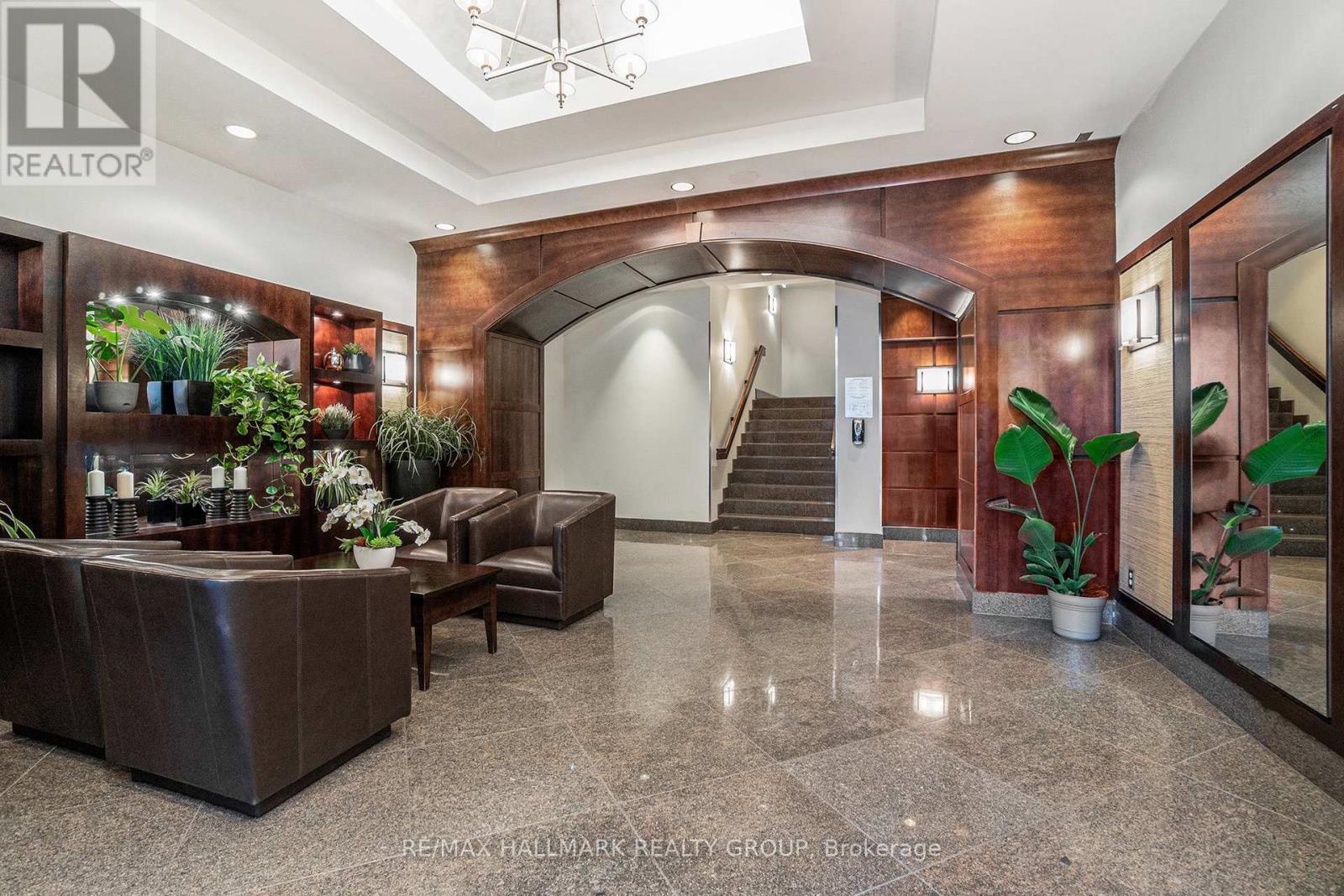 101 - 200 Besserer Street, Ottawa, Ontario  K1N 0A7 - Photo 3 - X12487766