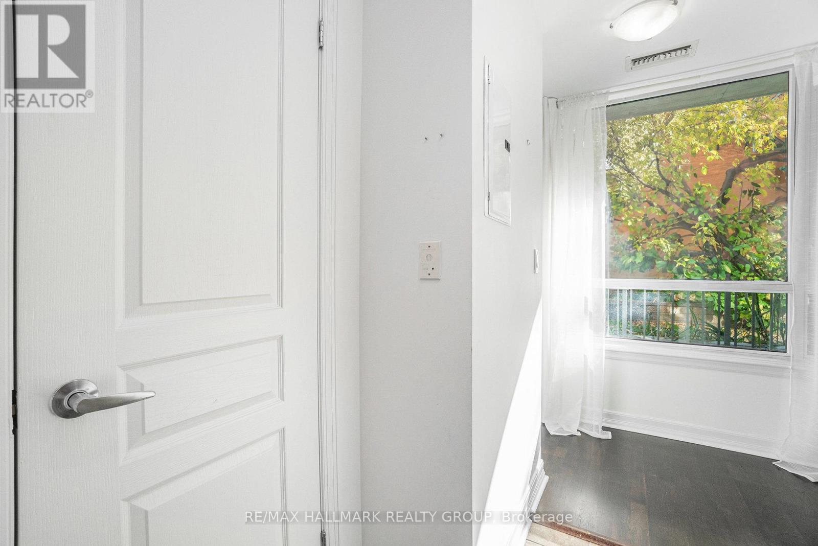 101 - 200 Besserer Street, Ottawa, Ontario  K1N 0A7 - Photo 4 - X12487766