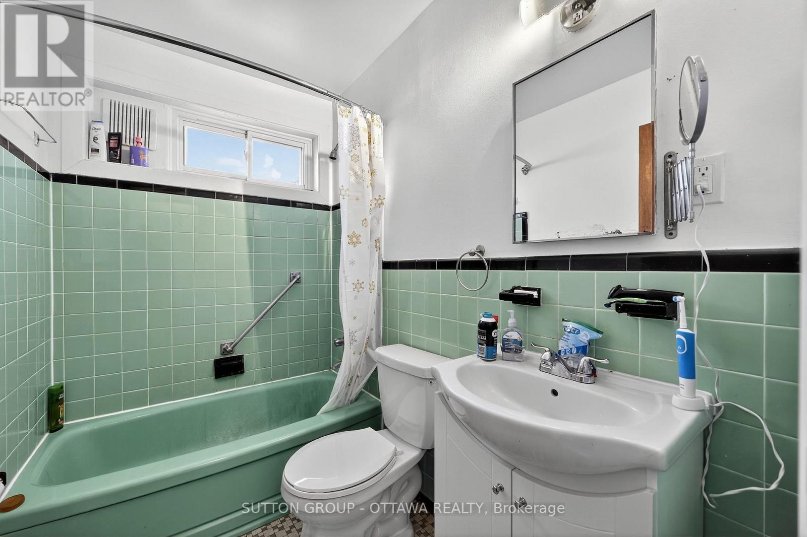 370 Belisle Street, Ottawa, Ontario  K1L 6V2 - Photo 23 - X12488422