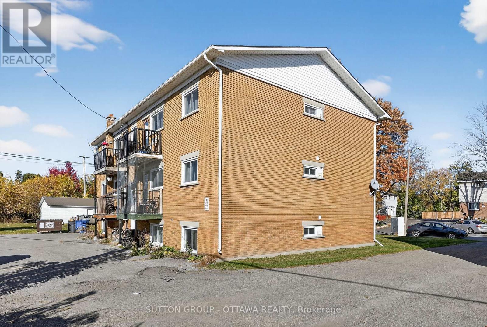 370 Belisle Street, Ottawa, Ontario  K1L 6V2 - Photo 5 - X12488422