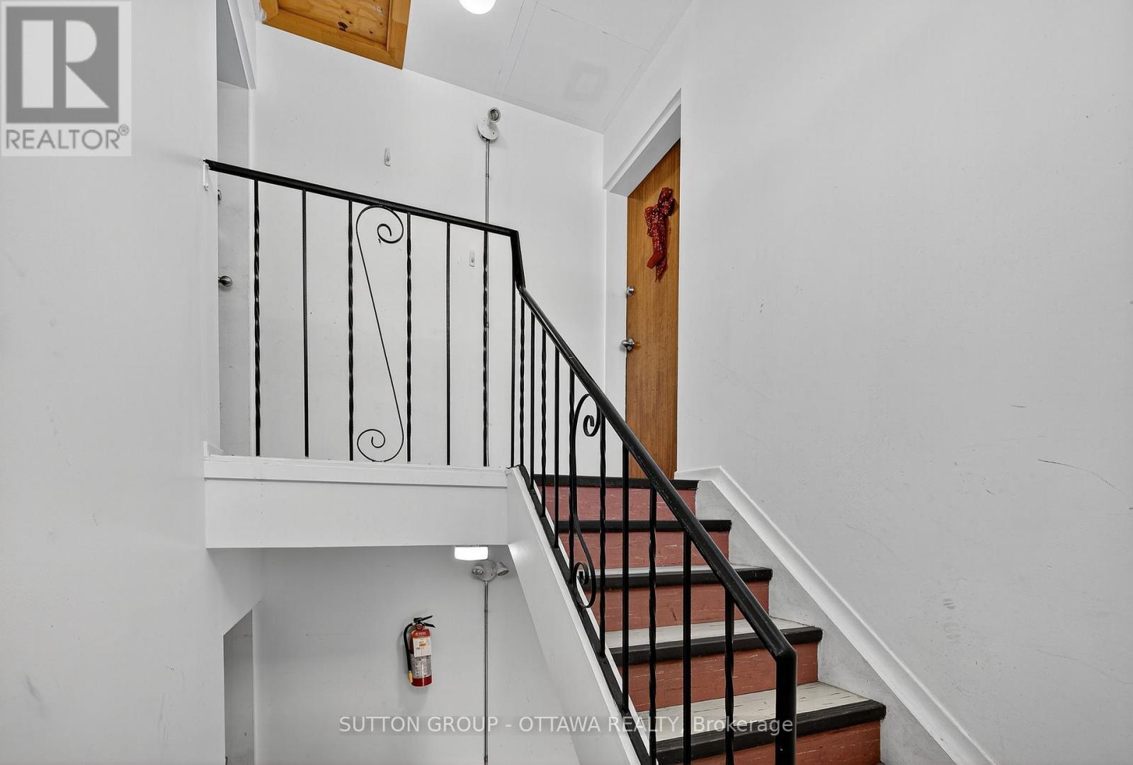 370 Belisle Street, Ottawa, Ontario  K1L 6V2 - Photo 10 - X12488422