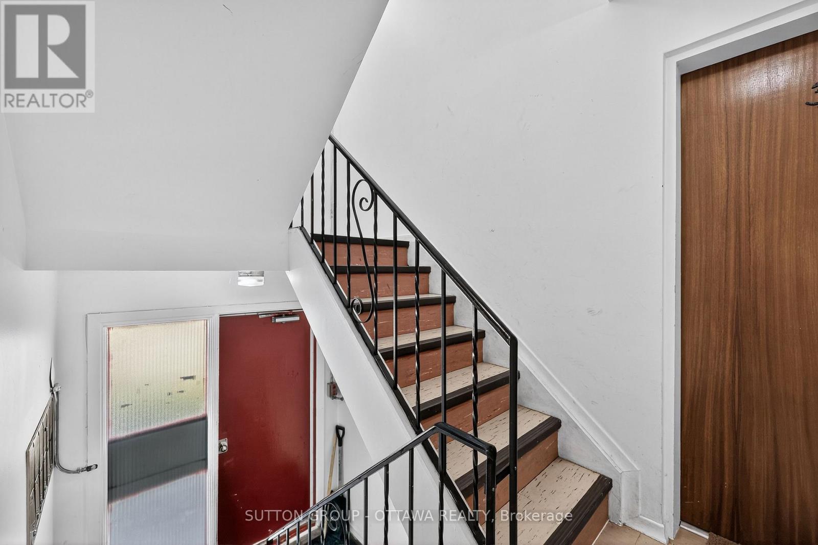 370 Belisle Street, Ottawa, Ontario  K1L 6V2 - Photo 7 - X12488422