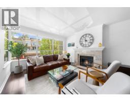 204 3151 WOODBINE DRIVE, North Vancouver, British Columbia