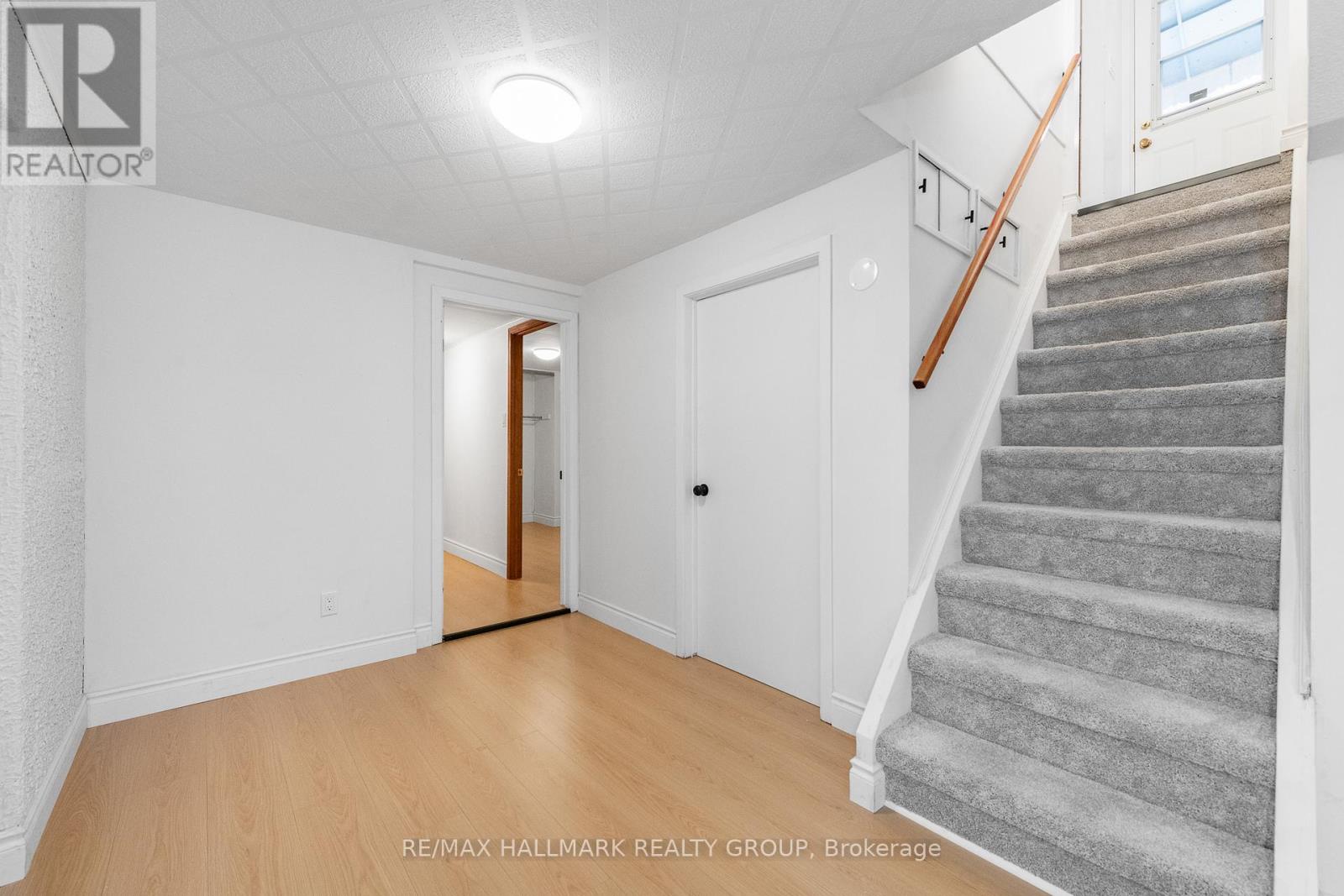 71 Viewmount Drive, Ottawa, Ontario  K2G 3B9 - Photo 31 - X12553956