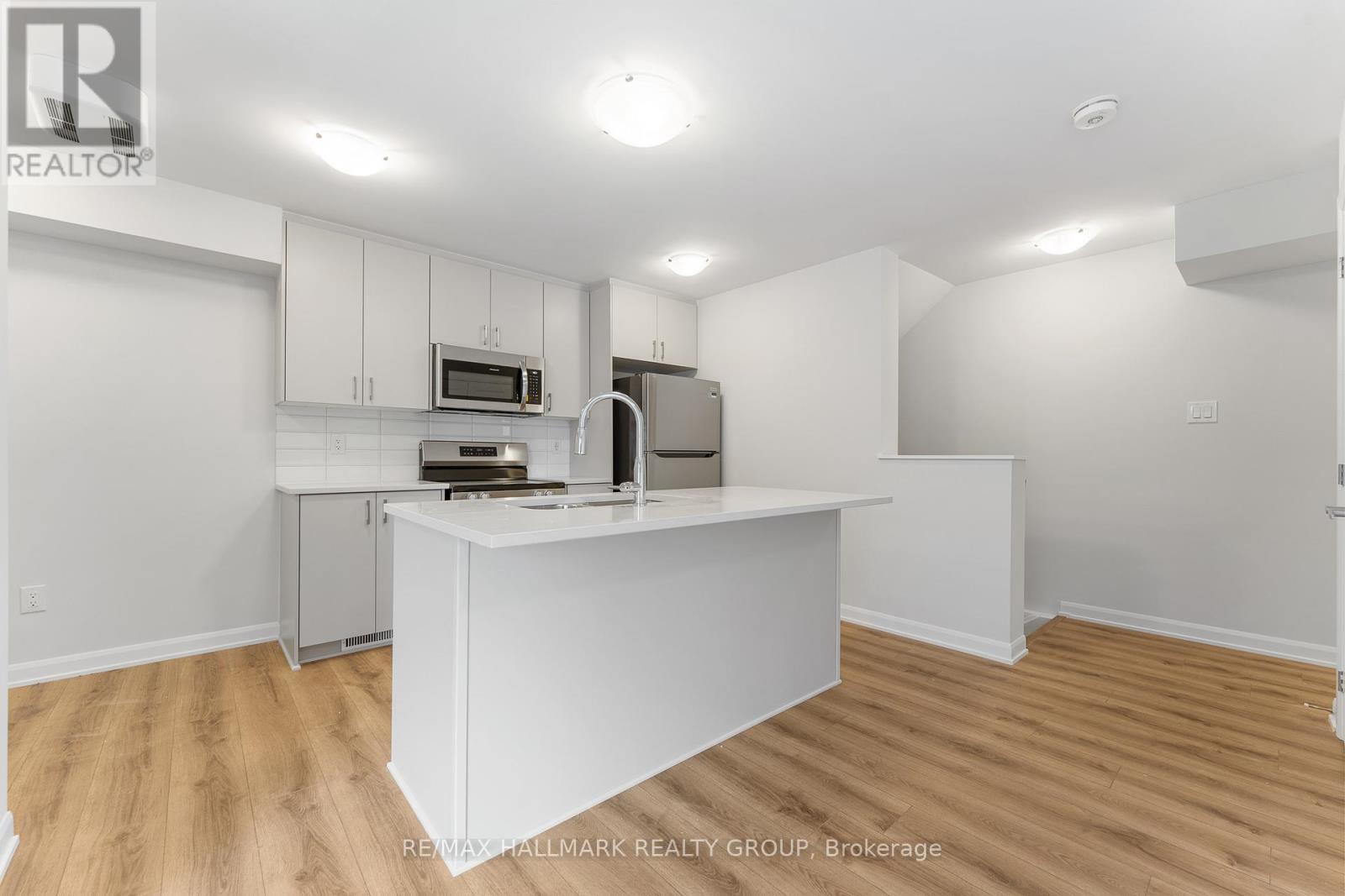 1023 Creekway Private, Ottawa, Ontario  K2T 0R8 - Photo 10 - X12554286