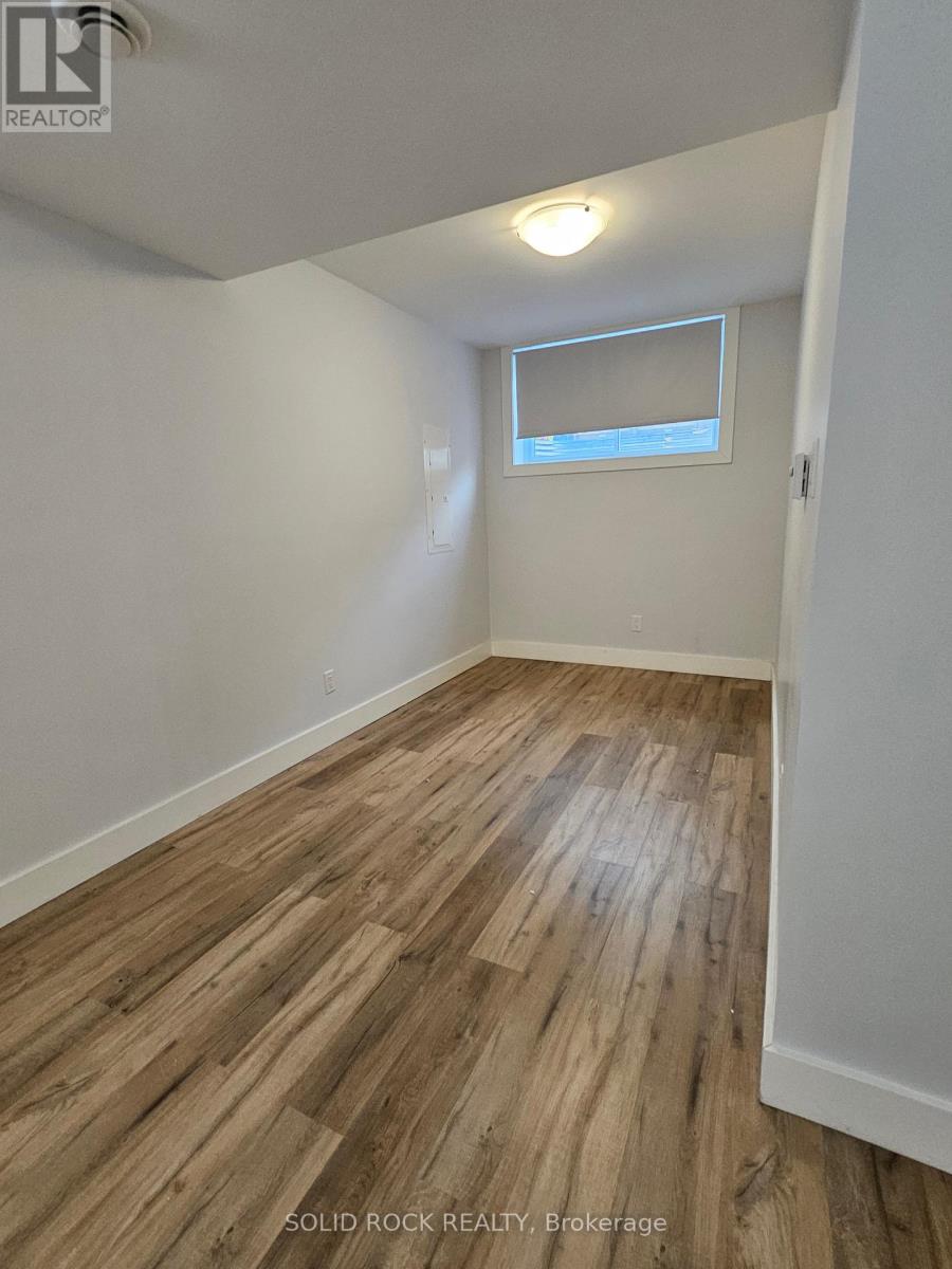 1 - 846 Alpine Avenue, Ottawa, Ontario  K2B 5R6 - Photo 3 - X12639066