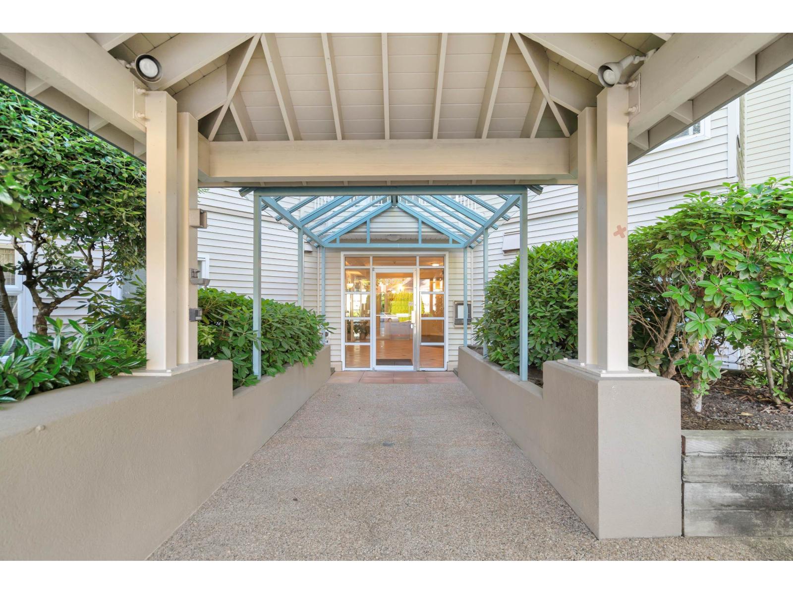 106 10675 138A STREET, surrey, British Columbia