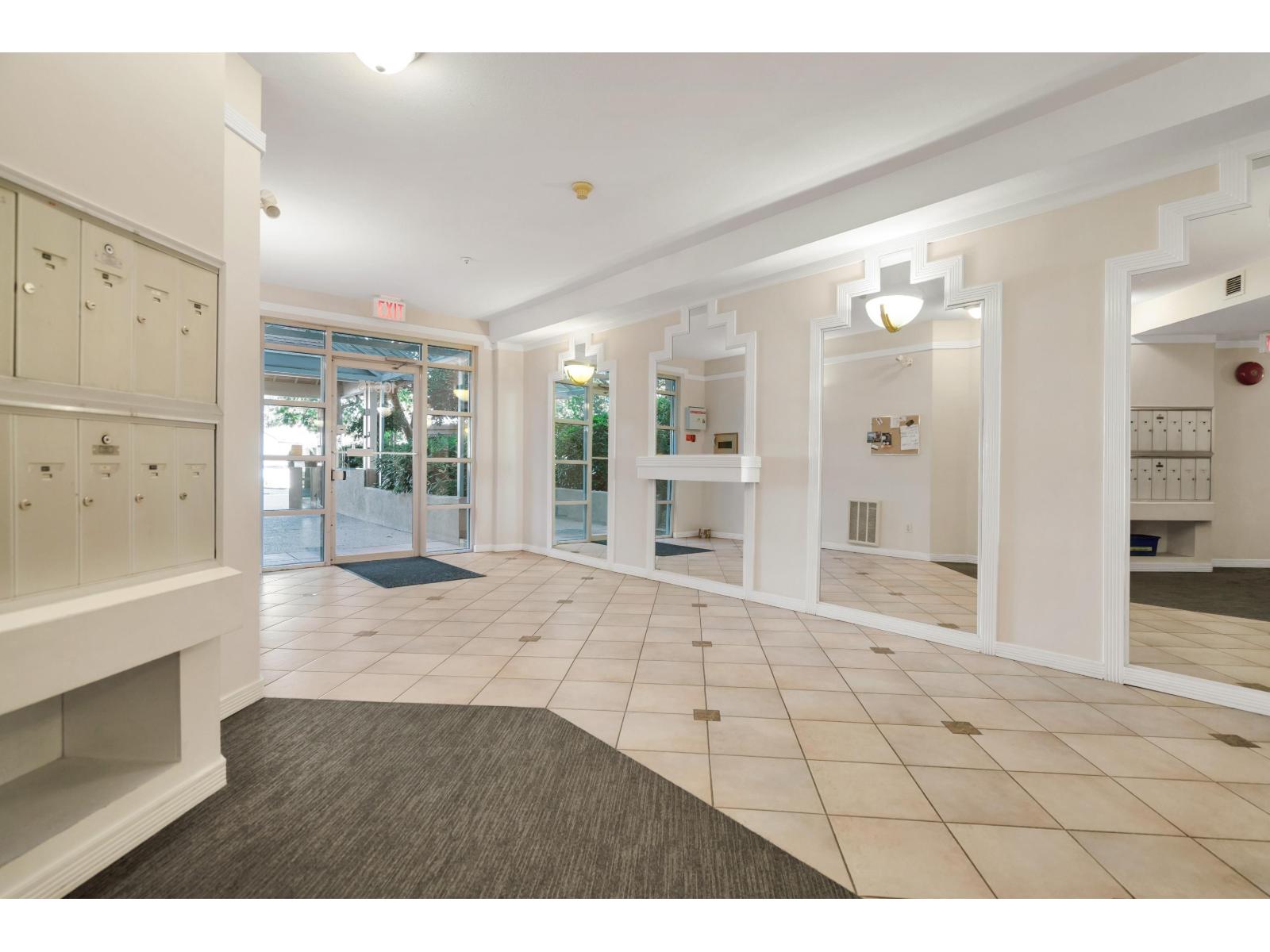 106 10675 138a Street, Surrey, British Columbia  V3T 4L2 - Photo 3 - R3076125