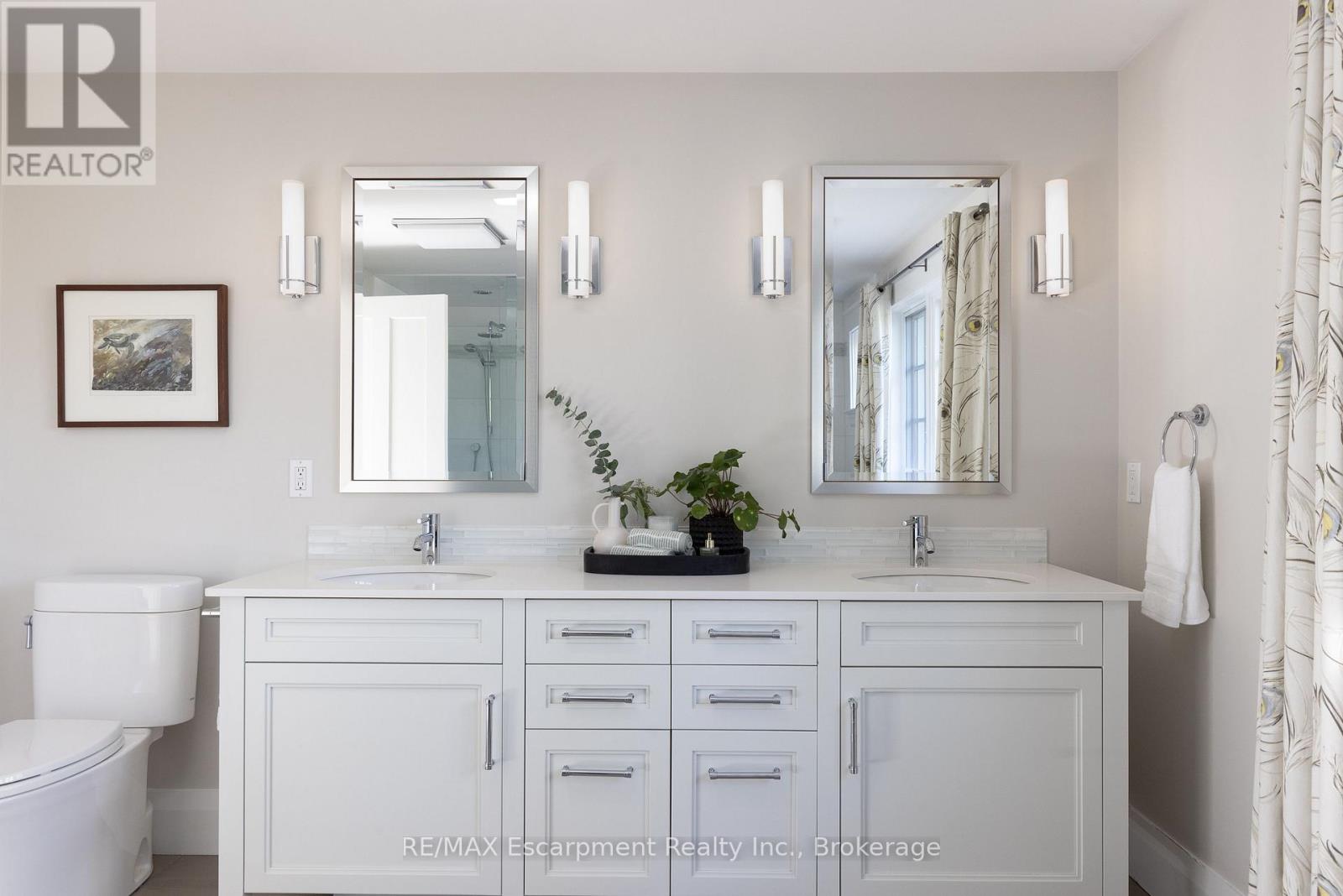 247 Douglas Avenue, Oakville, Ontario  L6J 3S2 - Photo 25 - W12590500