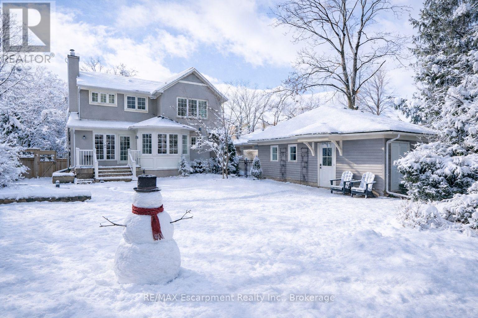 247 Douglas Avenue, Oakville, Ontario  L6J 3S2 - Photo 5 - W12590500