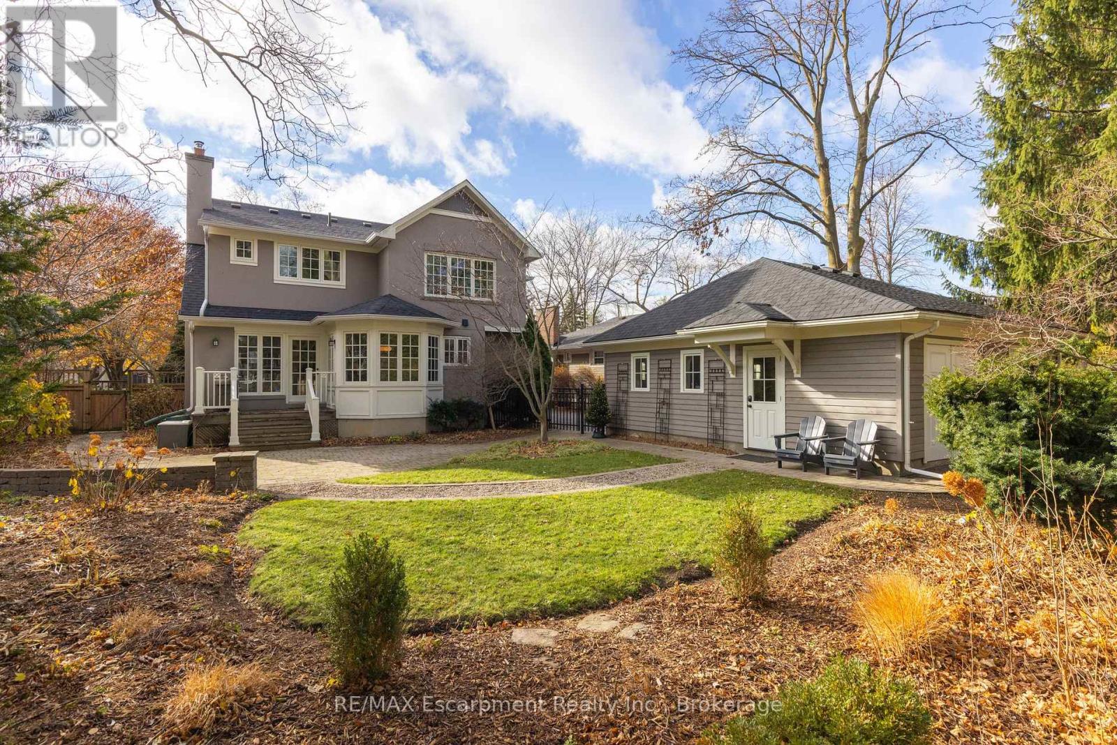 247 Douglas Avenue, Oakville, Ontario  L6J 3S2 - Photo 6 - W12590500