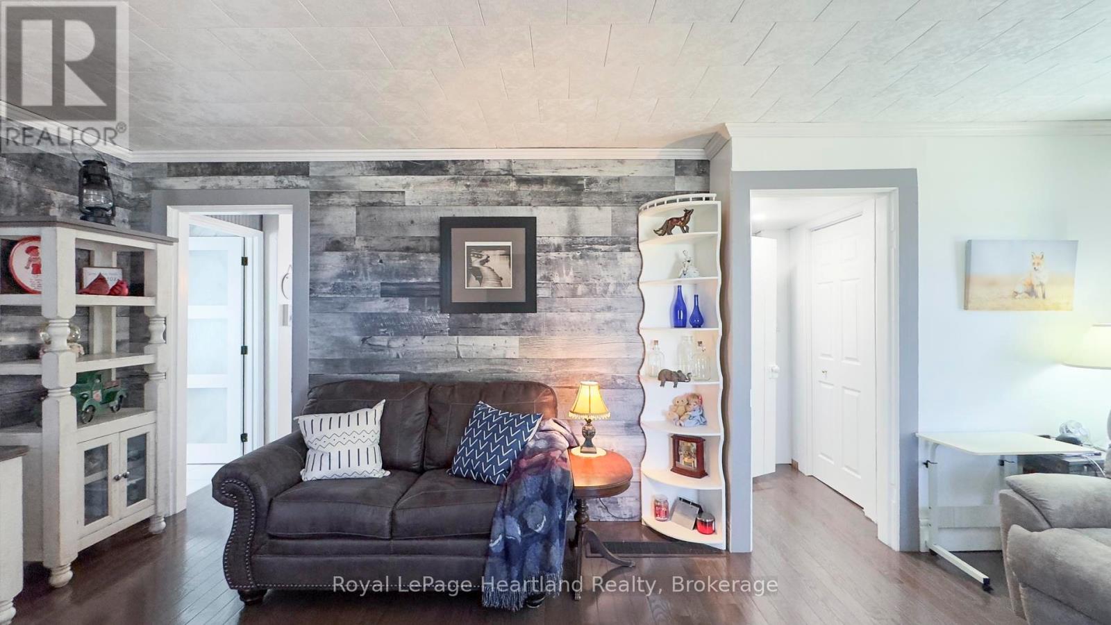 36973 Londesboro Road, Ashfield-Colborne-Wawanosh, Ontario  N7A 3Y1 - Photo 16 - X12488362