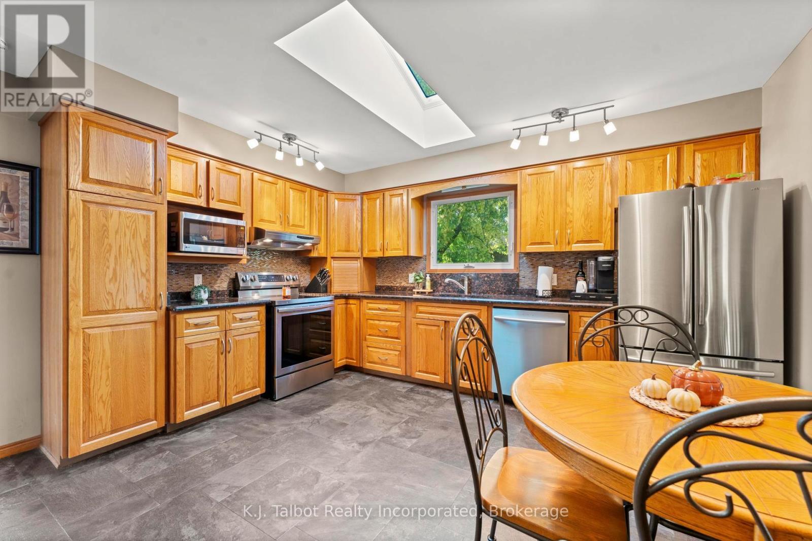 370 Eldon Street S, Goderich (Goderich (Town)), Ontario  N7A 4K7 - Photo 15 - X12488820