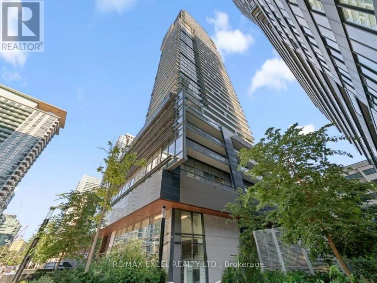 4005 - 39 Roehampton Avenue, Toronto, Ontario  M4P 1P9 - Photo 2 - C12633820