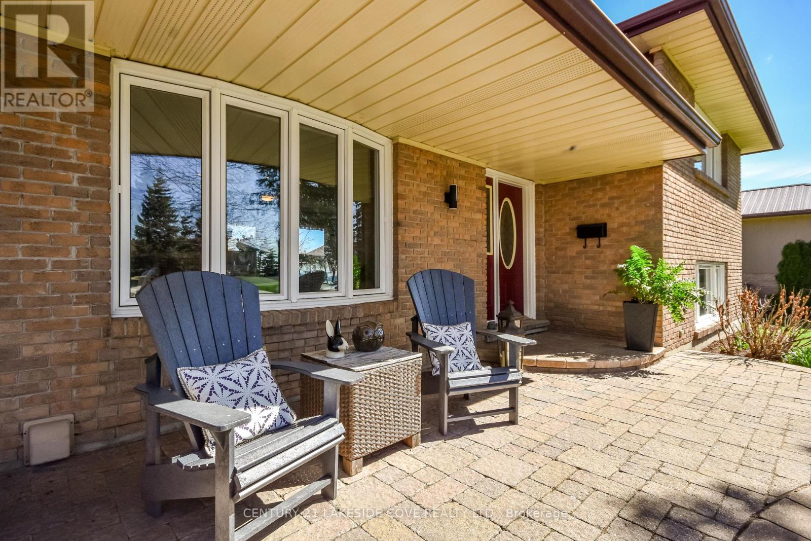 121 Bayshore Drive, Ramara, Ontario  L0K 1B0 - Photo 2 - S12432863