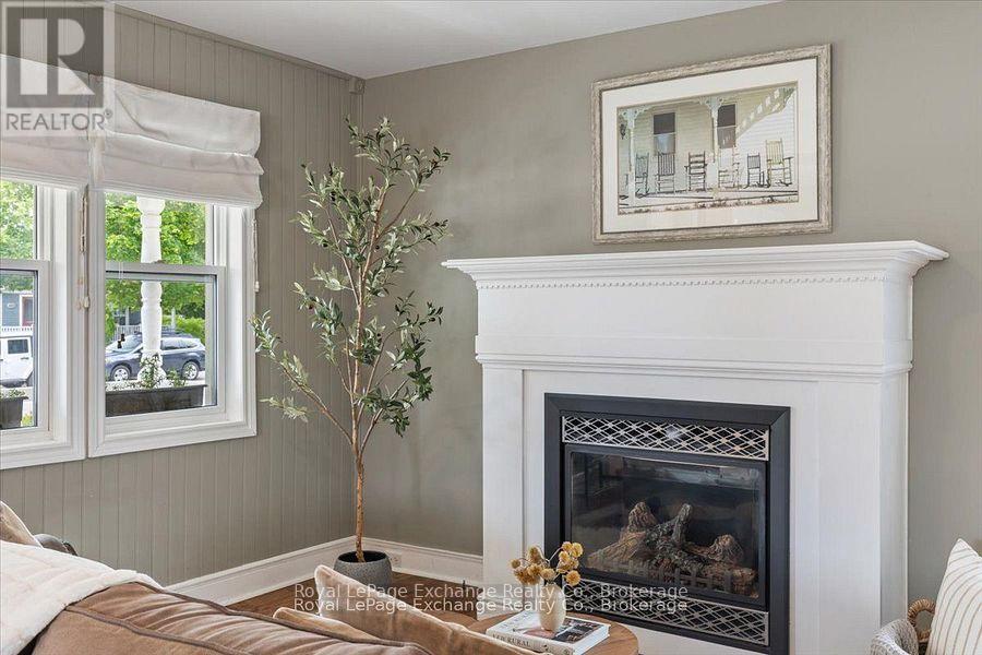 40 Grosvenor Street S, Saugeen Shores, Ontario  N0H 2L0 - Photo 15 - X12554690