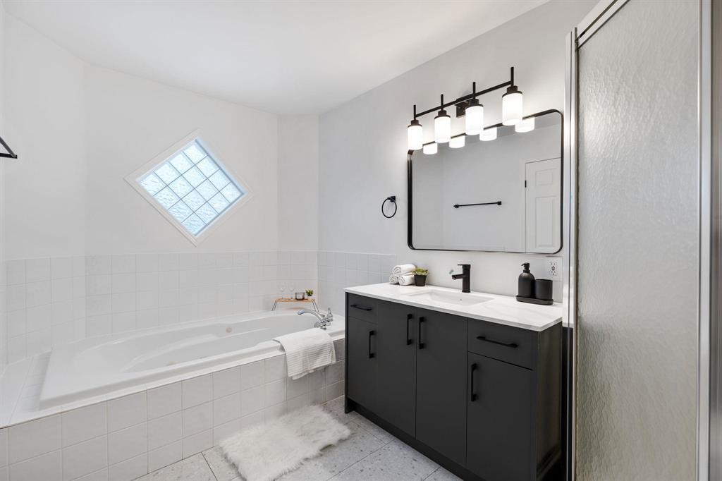 46 Manor Haven Drive, Winnipeg, Manitoba  R2N 4J3 - Photo 25 - 202530221